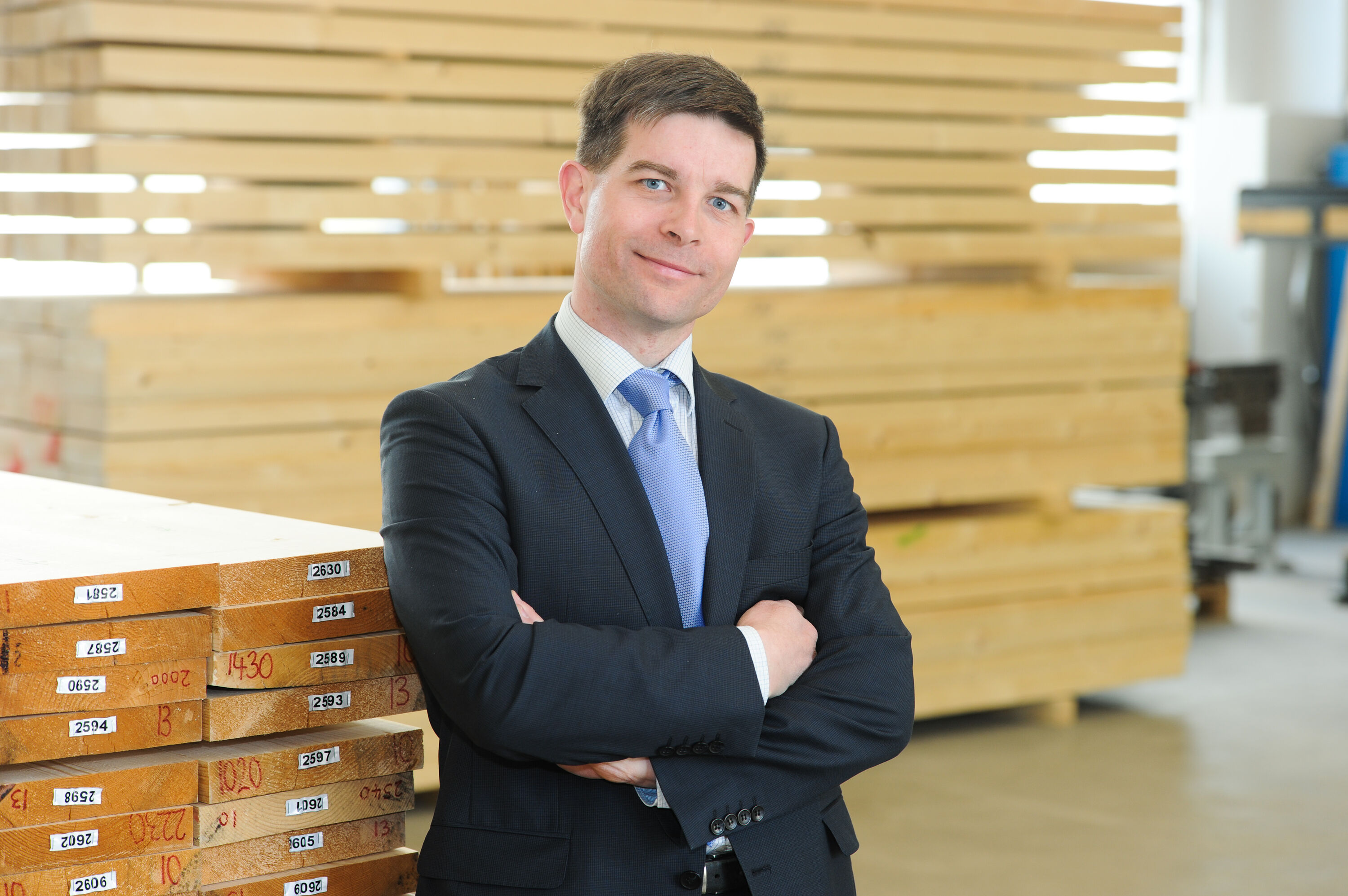Institute Director Gerhard Grüll in the testing hall at Holzforschung Austria.