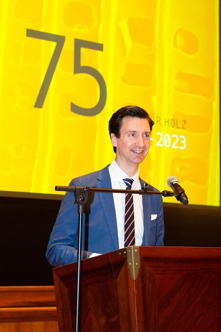 Florian Frau­scher during his presentation.